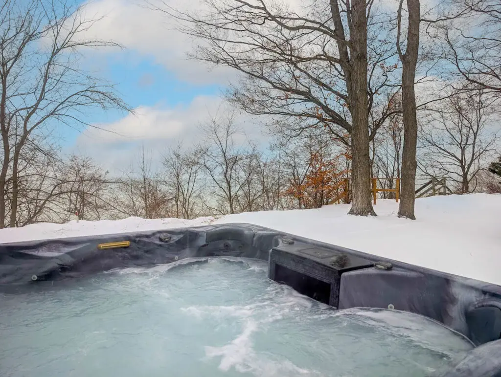 a cottage rental with hot tub in winter