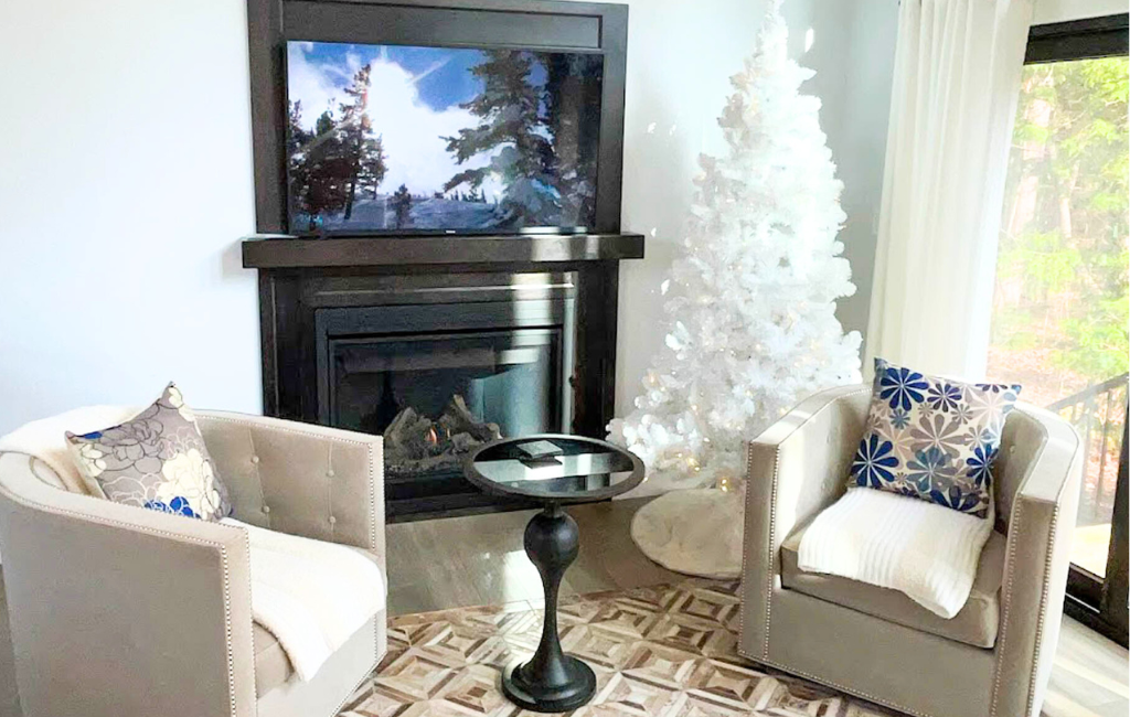 Panchos Cottage vacation rental pet friendly 5 bedroom games room bayfield goderich grand bend lake huron ontario winter christmas cottage rental