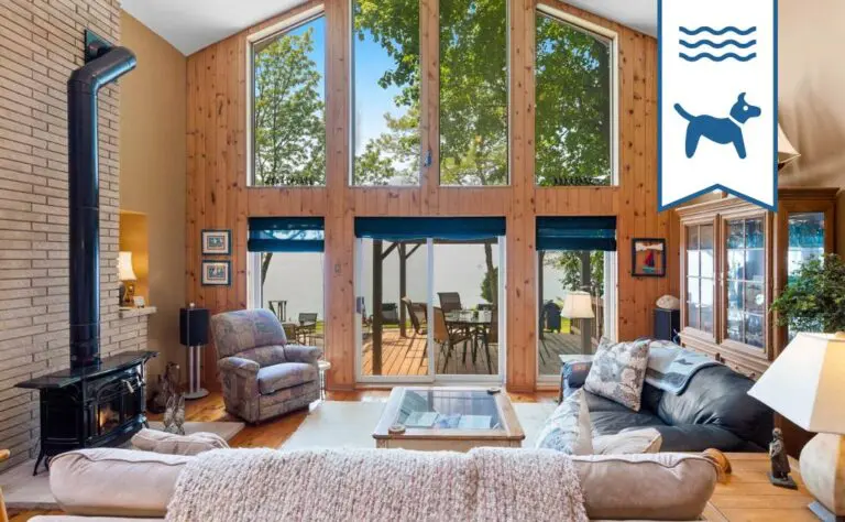 Birchcliff Cottage Lakefront pet friendly sleeps 8