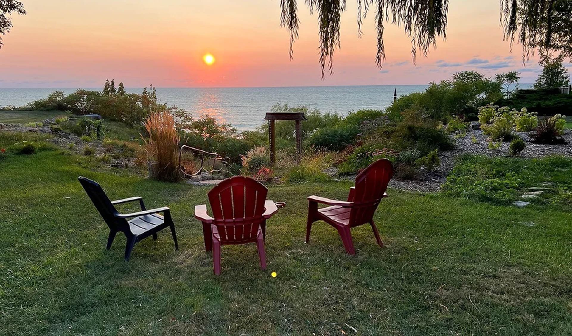 Bedrock Beach House lakeview lakefront cottage vacation rental pet friendly 2bedroom Hottub bayfield goderich grand bend lake huron ontario cottage rental