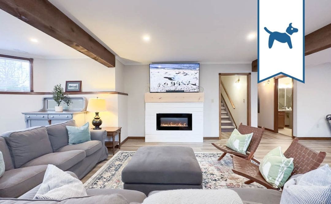 FEATURE Lakeside Layover Cottage vacation rental pet friendly 5 bedroom games room bayfield goderich grand bend lake huron ontario winter christmas cottage rental warm