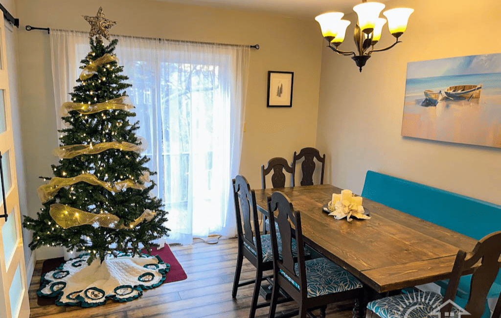 Fiddlers Cottage vacation rental pet friendly 3 bedroom games room bayfield goderich grand bend lake huron ontario winter christmas cottage rental-2