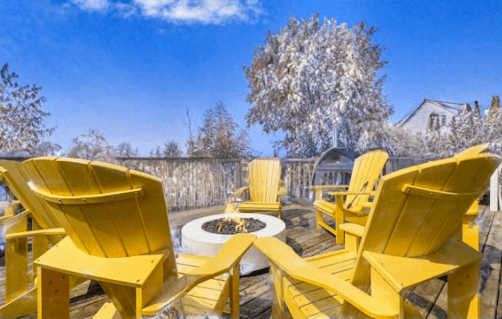 Harbourview Cottage Bayfield Grand Bend Ontario Cottage 4 bedroom hottub pet friendly lakefront beach front cottage vacation rental-winter