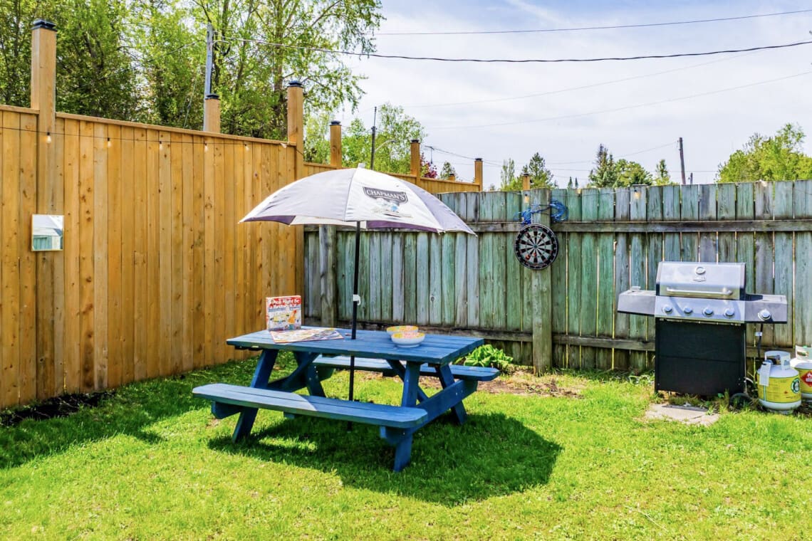 6e8380f8141ca939250d7e822cb84033