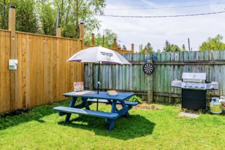 6e8380f8141ca939250d7e822cb84033