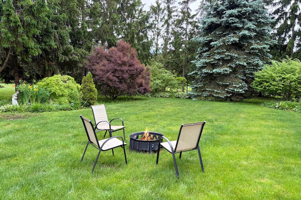 Pine View vacation rental pet friendly 3 bedroom bayfield goderich grand bend lake huron kincardine lakefront ontario cottage rental 7