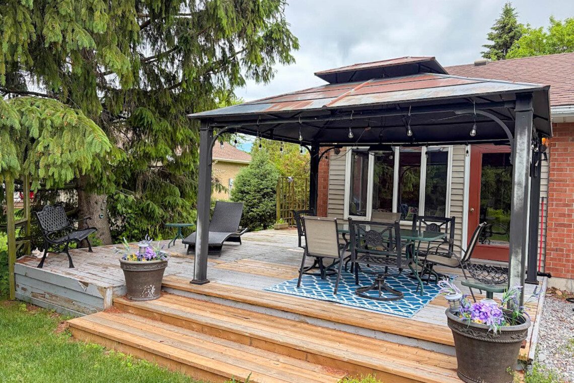 Pine View vacation rental pet friendly 3 bedroom bayfield goderich grand bend lake huron kincardine lakefront ontario cottage rental 7 2
