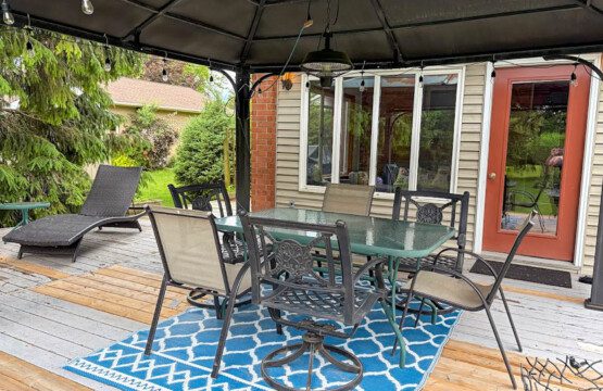 Pine View vacation rental pet friendly 3 bedroom bayfield goderich grand bend lake huron kincardine lakefront ontario cottage rental 7 3
