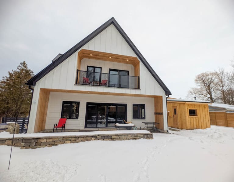 Signal lakeview beachfront cottage vacation rental pet friendly 2bedroom bayfield goderich grand bend lake huron ontario cottage rental 4