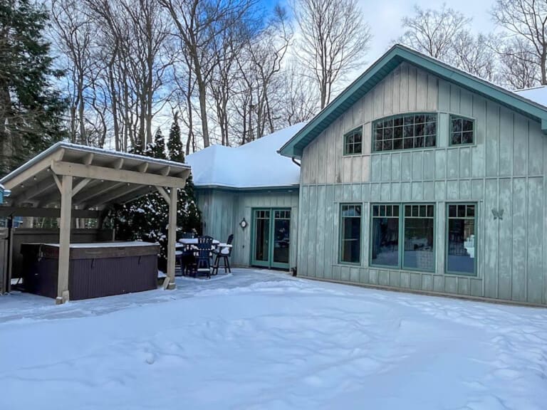 Stonewood lakeview beachfront cottage vacation rental pet friendly 4bedroom bayfield goderich grand bend lake huron ontario cottage rental 2