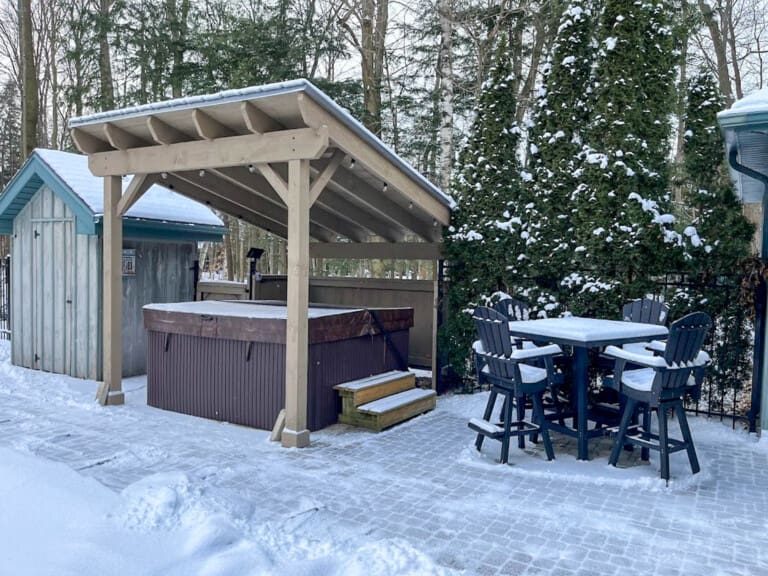 Stonewood lakeview beachfront cottage vacation rental pet friendly 4bedroom bayfield goderich grand bend lake huron ontario cottage rental 4