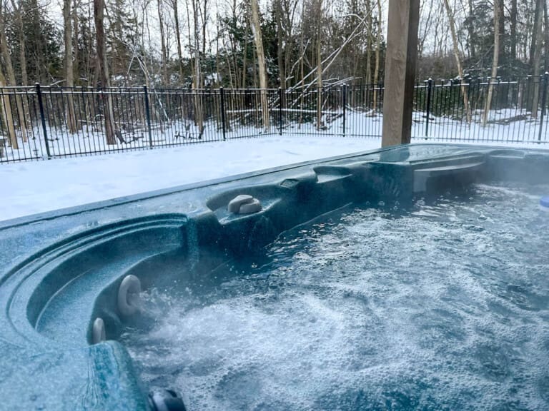 Stonewood lakeview beachfront cottage vacation rental pet friendly 4bedroom bayfield goderich grand bend lake huron ontario cottage rental 5