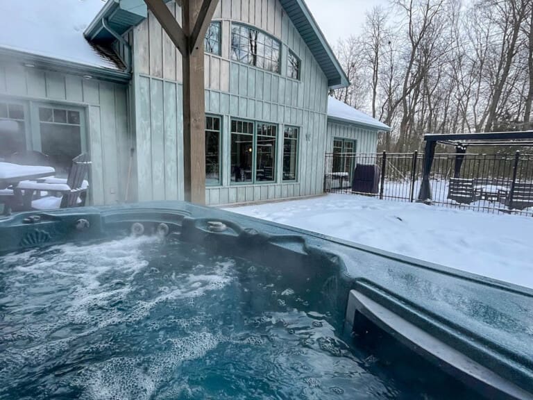 Stonewood lakeview beachfront cottage vacation rental pet friendly 4bedroom bayfield goderich grand bend lake huron ontario cottage rental 6