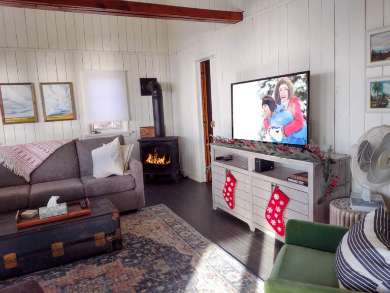 Sunset Serenity 2 bedroom Christmas Winter Lakefront Lakeview pet friendly dog cottage rental bayfield grandbend lake huron ontario 3