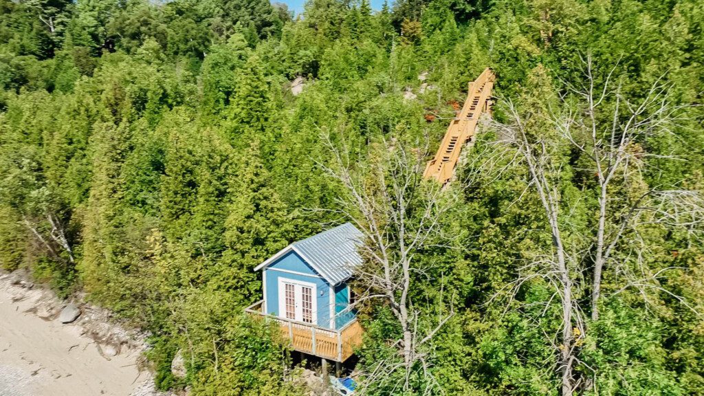 Tranquil Waterside Oasis lakeview beachfront cottage vacation rental pet friendly 7bedroom bayfield goderich grand bend lake huron ontario cottage rental 73