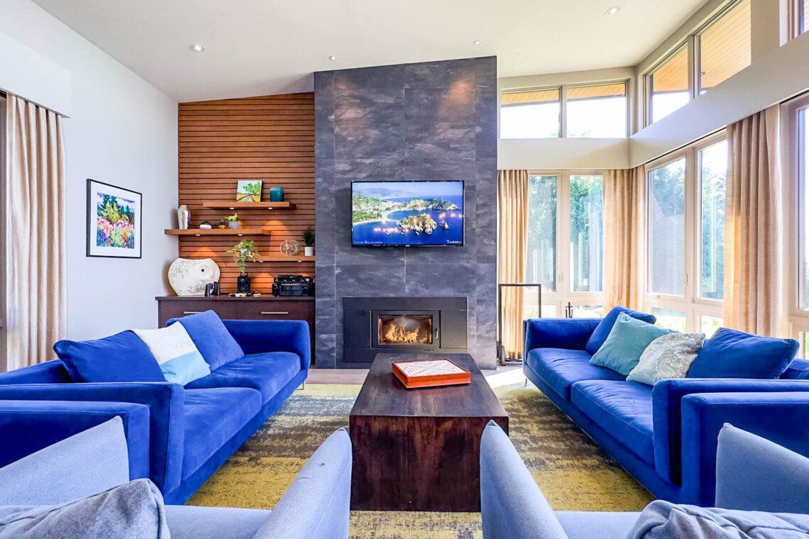 Tranquil Waterside Oasis lakeview beachfront cottage vacation rental pet friendly 7bedroom bayfield goderich grand bend lake huron ontario cottage rental 83