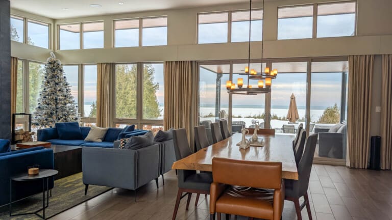 Tranquil vacation rental pet friendly 3 bedroom bayfield goderich grand bend lake huron kincardine inverhuron ontario cottage rental