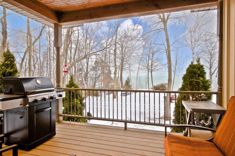 woodland retreat winter cottage rental pet friendly lakefront lakeview bayfield goderich lake huron 2 2