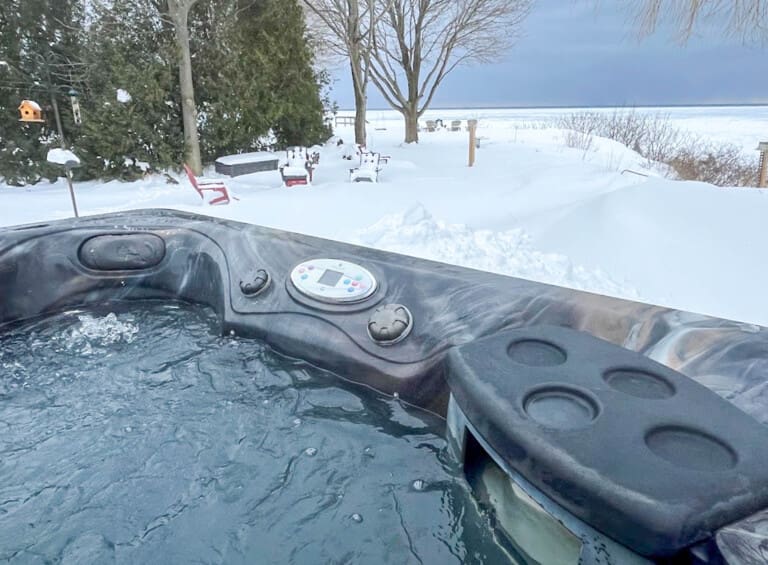 Bedrock lakeview beachfront cottage vacation rental pet friendly 2bedroom bayfield goderich grand bend lake huron ontario cottage rental 1