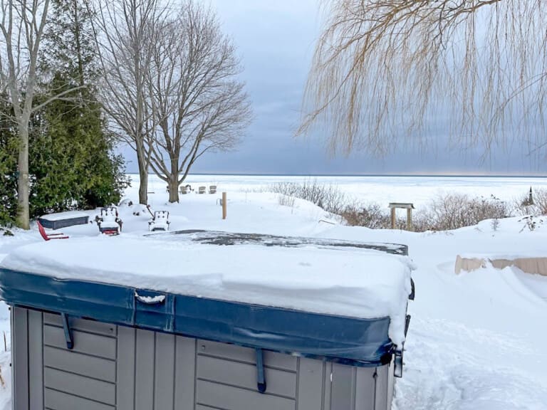 Bedrock lakeview beachfront cottage vacation rental pet friendly 2bedroom bayfield goderich grand bend lake huron ontario cottage rental 2