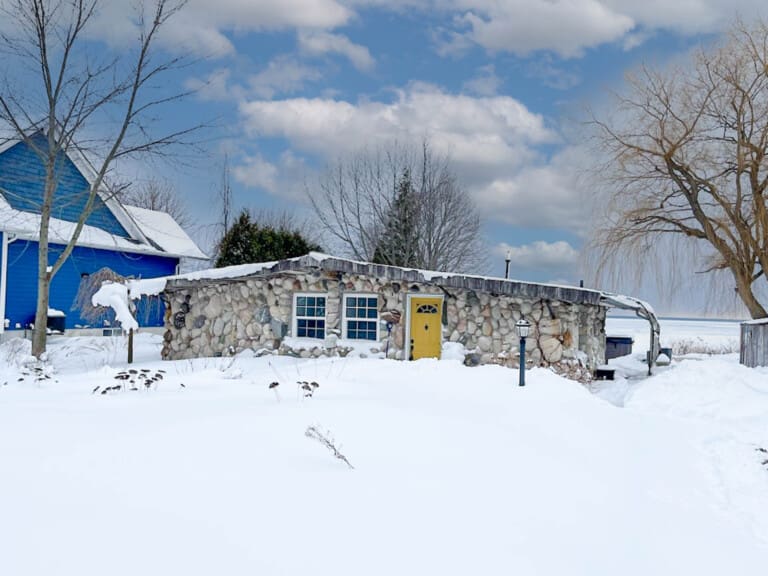 Bedrock vacation rental pet friendly 2 bedroom bayfield goderich grand bend lake huron kincardine inverhuron ontario cottage rental