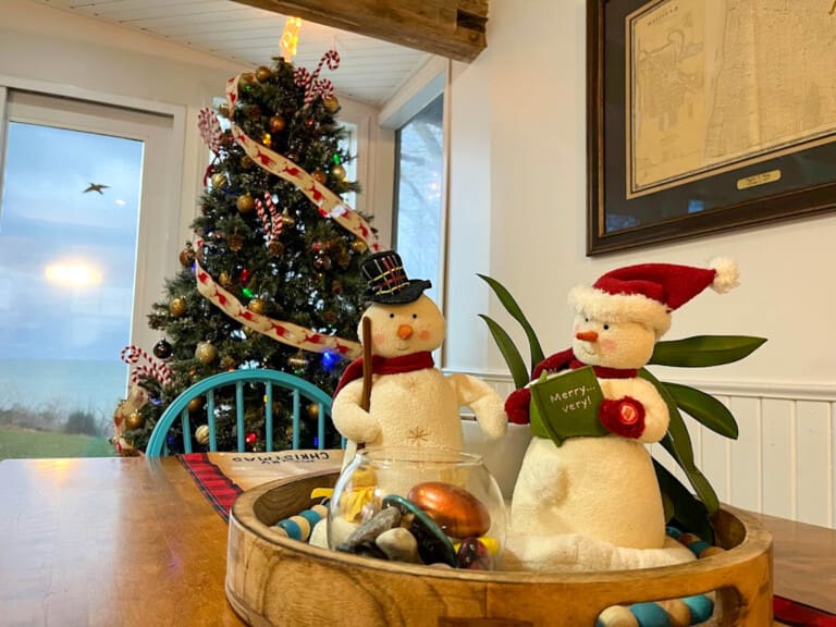 Bedrock vacation rental pet friendly 3 bedroom bayfield goderich grand bend lake huron kincardine inverhuron ontario cottage rental