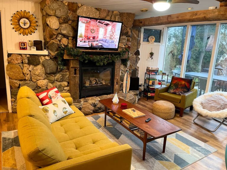 Bedrock vacation rental pet friendly 3 bedroom bayfield goderich grand bend lake huron kincardine inverhuron ontario cottage rental 2