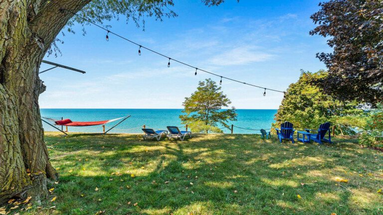 FEATURE Lakeshore Sunsets vacation rental pet friendly 2 bedroom bayfield goderich grand bend lake huron kincardine ontario cottage rental hot tub 2