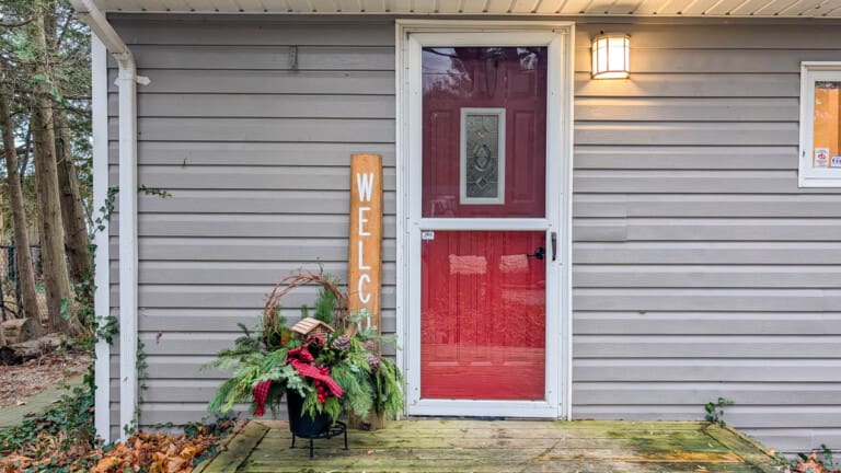 Lakeshore Sunset vacation rental pet friendly 4 bedroom bayfield goderich grand bend lake huron kincardine inverhuron ontario cottage rental 1