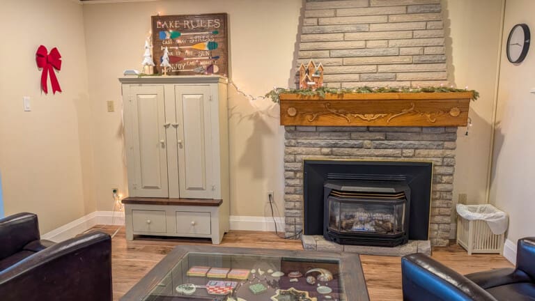 Lakeshore Sunset vacation rental pet friendly 4 bedroom bayfield goderich grand bend lake huron kincardine inverhuron ontario cottage rental 3