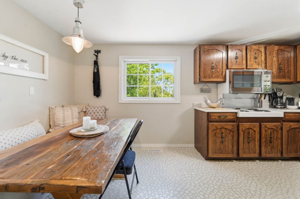 Cottage by the Sea vacation rental pet friendly 3 bedroom bayfield goderich grand bend lake huron kincardine lakefront ontario cottage rental 7 14