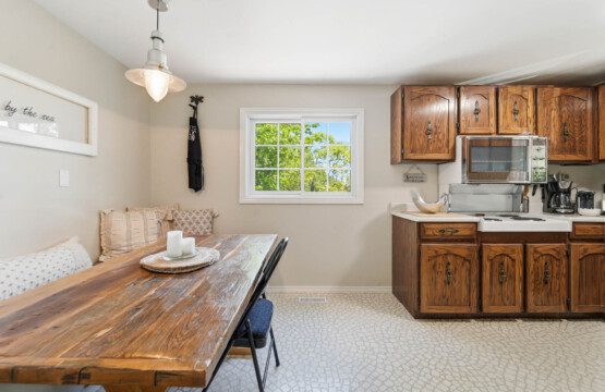 Cottage by the Sea vacation rental pet friendly 3 bedroom bayfield goderich grand bend lake huron kincardine lakefront ontario cottage rental 7 14