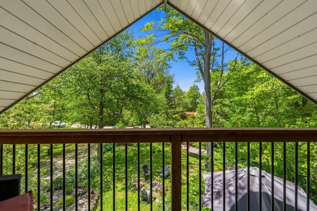 Cottage by the Sea vacation rental pet friendly 3 bedroom bayfield goderich grand bend lake huron kincardine lakefront ontario cottage rental 7 21