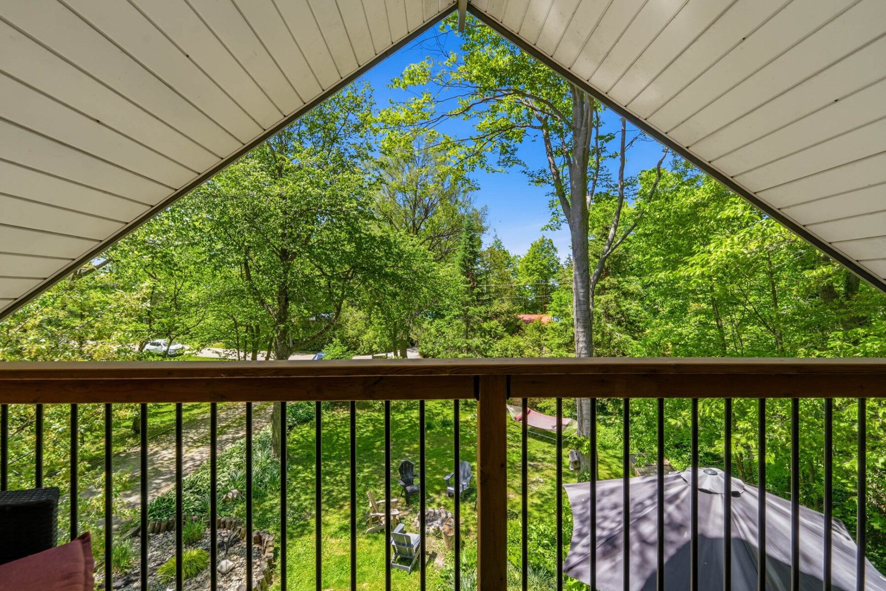Cottage by the Sea vacation rental pet friendly 3 bedroom bayfield goderich grand bend lake huron kincardine lakefront ontario cottage rental 7 21