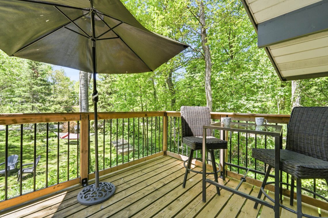 Cottage by the Sea vacation rental pet friendly 3 bedroom bayfield goderich grand bend lake huron kincardine lakefront ontario cottage rental 7 25