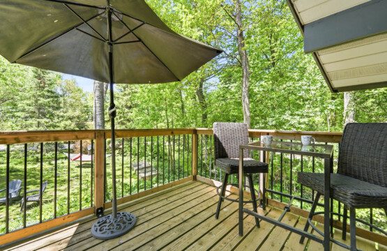 Cottage by the Sea vacation rental pet friendly 3 bedroom bayfield goderich grand bend lake huron kincardine lakefront ontario cottage rental 7 25