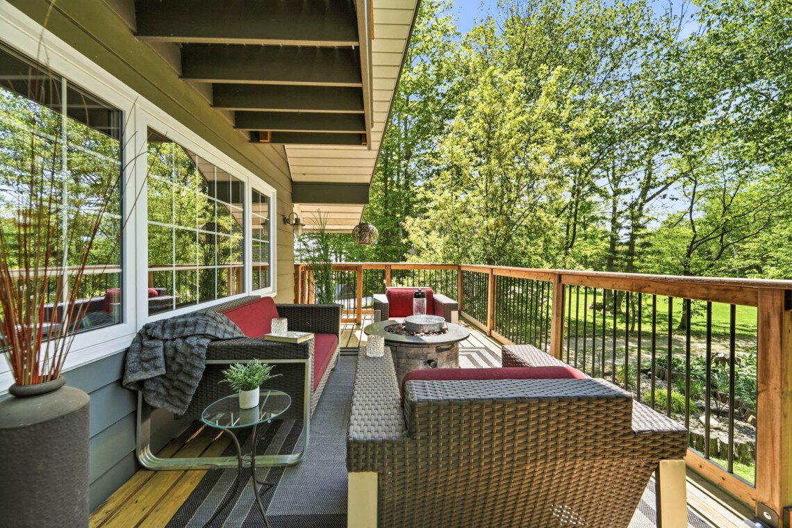 Cottage by the Sea vacation rental pet friendly 3 bedroom bayfield goderich grand bend lake huron kincardine lakefront ontario cottage rental 7 26