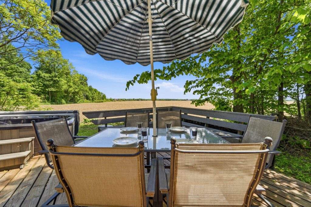 Cottage by the Sea vacation rental pet friendly 3 bedroom bayfield goderich grand bend lake huron kincardine lakefront ontario cottage rental 7 32