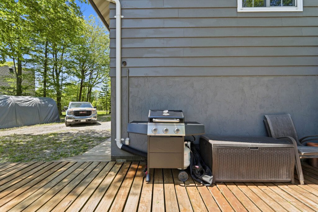 Cottage by the Sea vacation rental pet friendly 3 bedroom bayfield goderich grand bend lake huron kincardine lakefront ontario cottage rental 7 34