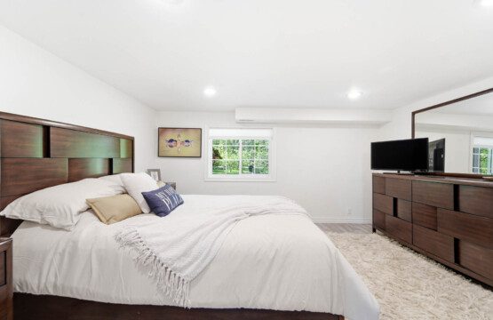 Cottage by the Sea vacation rental pet friendly 3 bedroom bayfield goderich grand bend lake huron kincardine lakefront ontario cottage rental 7 40