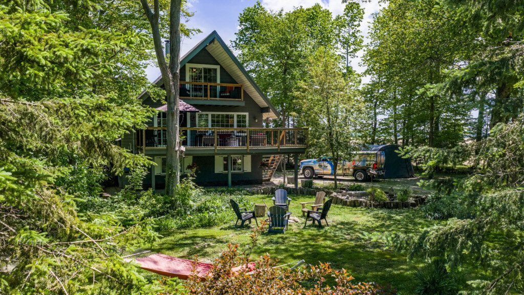 Welcome to Cottage by the Sea! This is what a cottage is supposed to look like. Something in you exhales before you've even opened the car door.