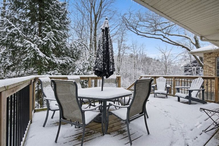 WINTER woodpark cottage Pet Dog Friendly 7 bedroom gamesroom cottage vacation rental grand bend grandbend winter christmas lake huron 3