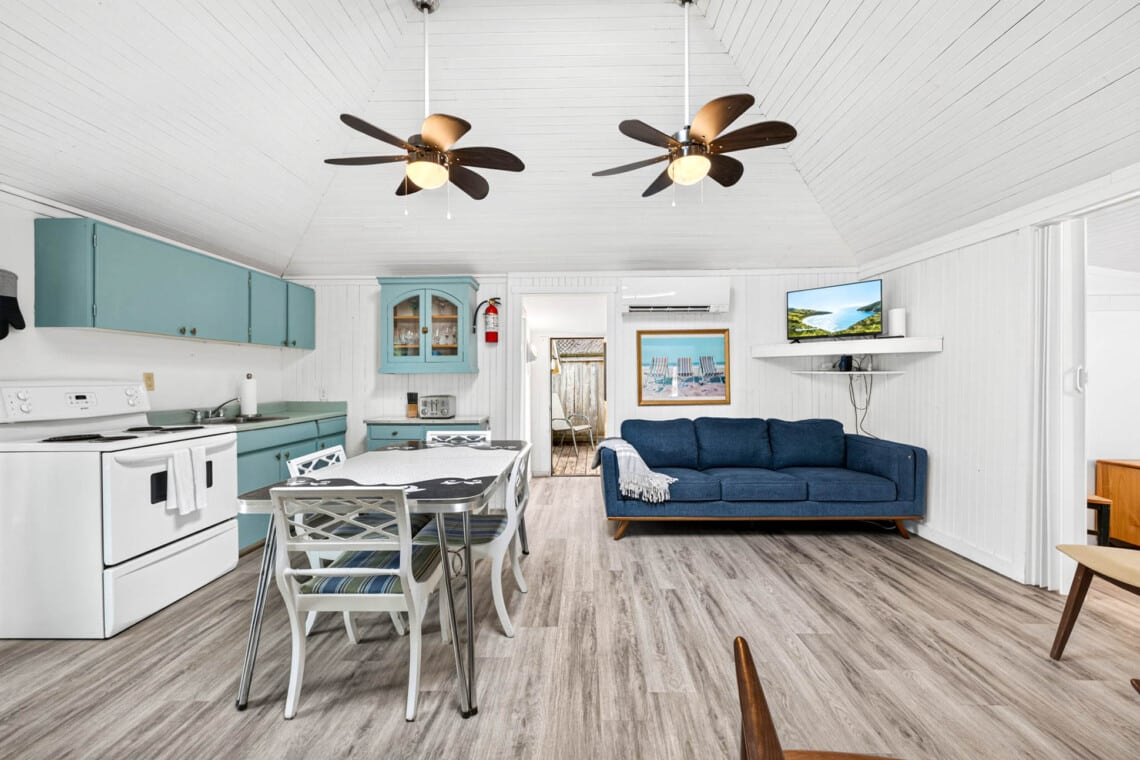Sunset Shores vacation rental pet friendly 2 bedroom bayfield goderich grand bend lake huron kincardine lakefront ontario cottage rental 7 10