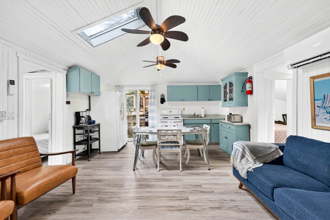 Sunset Shores vacation rental pet friendly 2 bedroom bayfield goderich grand bend lake huron kincardine lakefront ontario cottage rental 7 13
