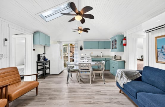 Sunset Shores vacation rental pet friendly 2 bedroom bayfield goderich grand bend lake huron kincardine lakefront ontario cottage rental 7 13