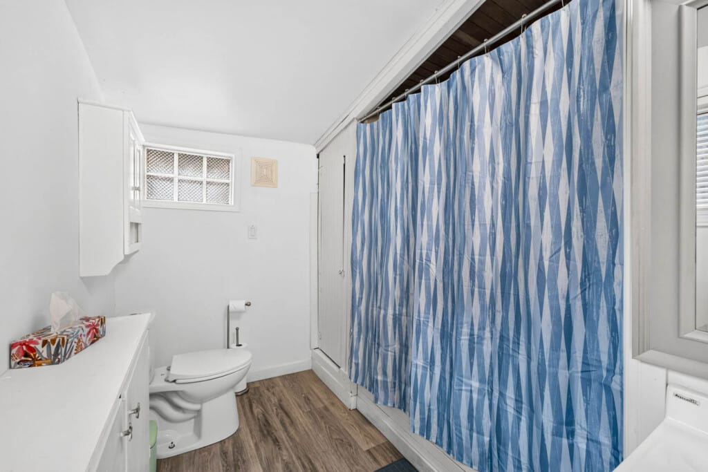 Sunset Shores vacation rental pet friendly 2 bedroom bayfield goderich grand bend lake huron kincardine lakefront ontario cottage rental 7 27