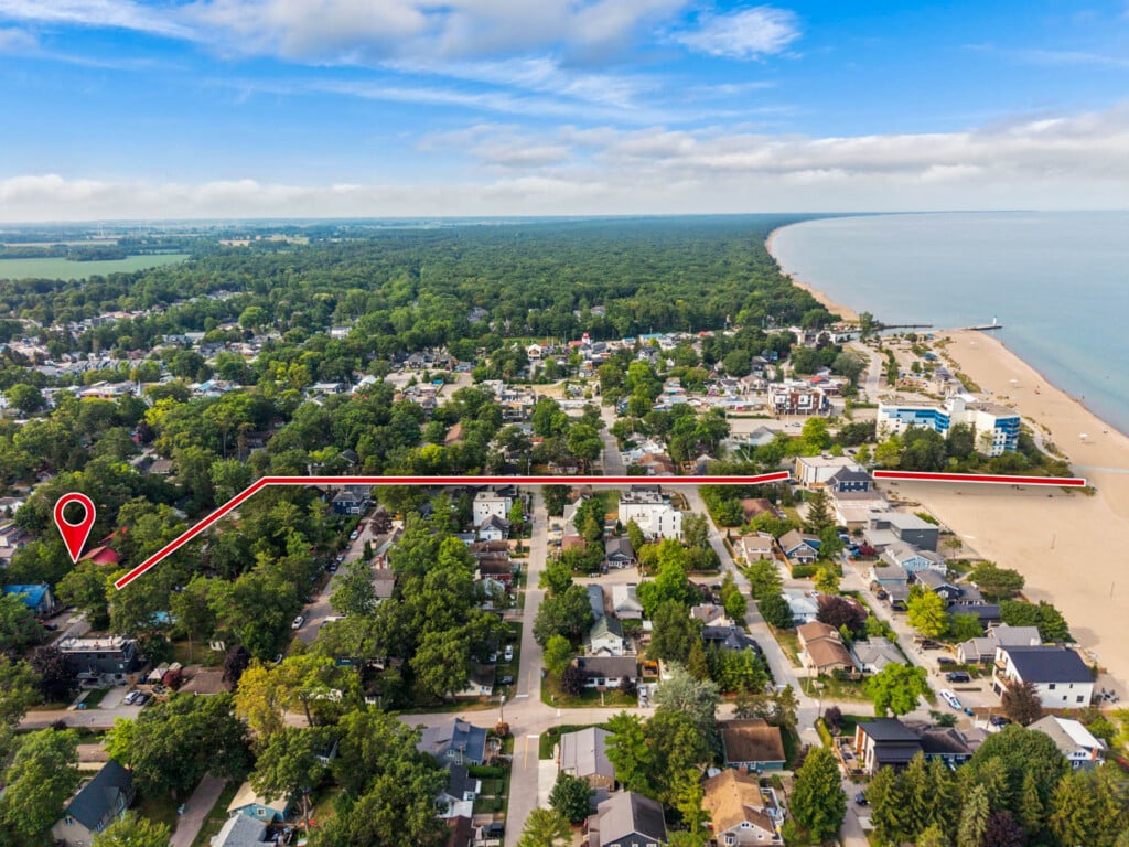 Sunset Shores vacation rental pet friendly 2 bedroom bayfield goderich grand bend lake huron kincardine lakefront ontario cottage rental 7 4