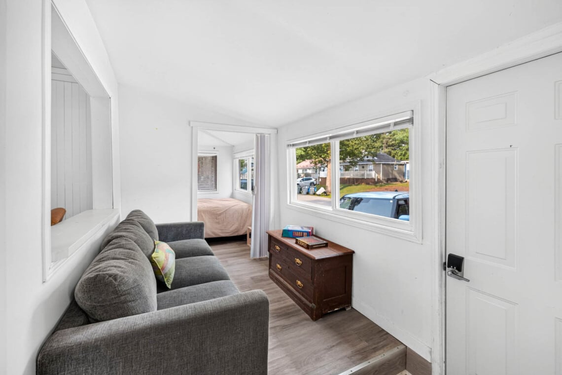 Sunset Shores vacation rental pet friendly 2 bedroom bayfield goderich grand bend lake huron kincardine lakefront ontario cottage rental 7 6