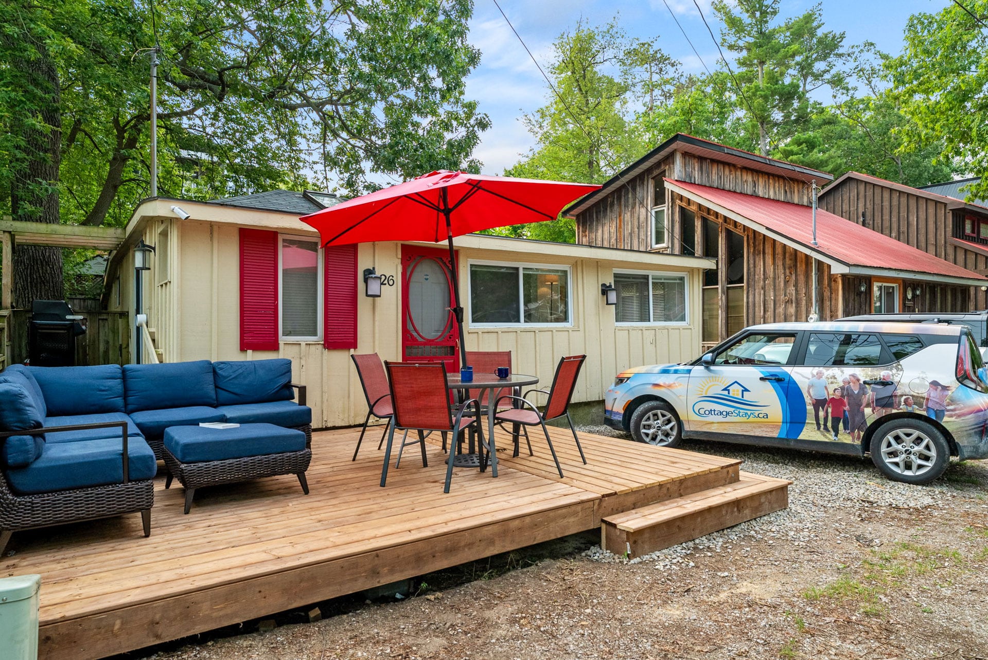 Sunset shores cottage Pet Dog Friendly 4 bedroom cottage vacation rental grand bend grandbend lake huron 4