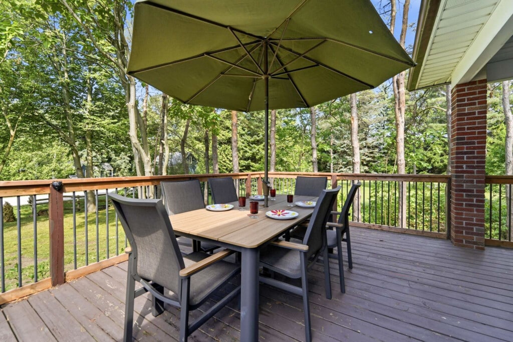 once on lidderdale vacation rental pet friendly 5 bedroom bayfield goderich grand bend lake huron kincardine ontario cottage rental 11